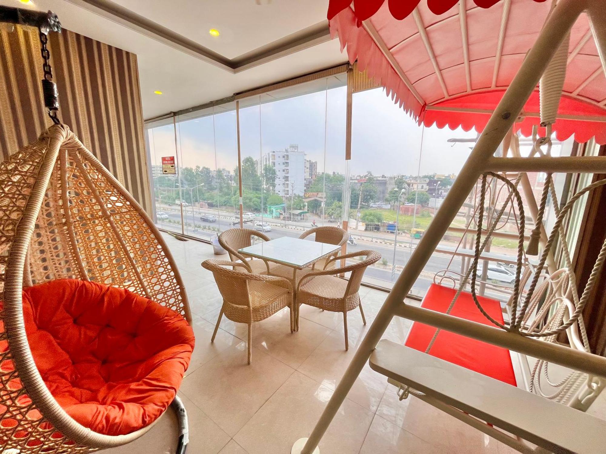 Hotel The Pearl Grand - Top Rated ! Most Awarded ! Parking ! Lift ! Luxury Rooms ! Best Selling Zirakpur Экстерьер фото
