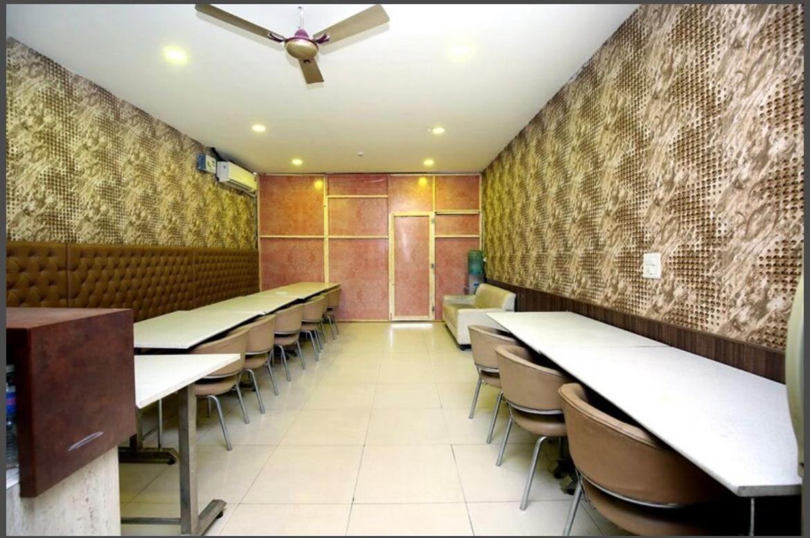 Hotel The Pearl Grand - Top Rated ! Most Awarded ! Parking ! Lift ! Luxury Rooms ! Best Selling Zirakpur Экстерьер фото