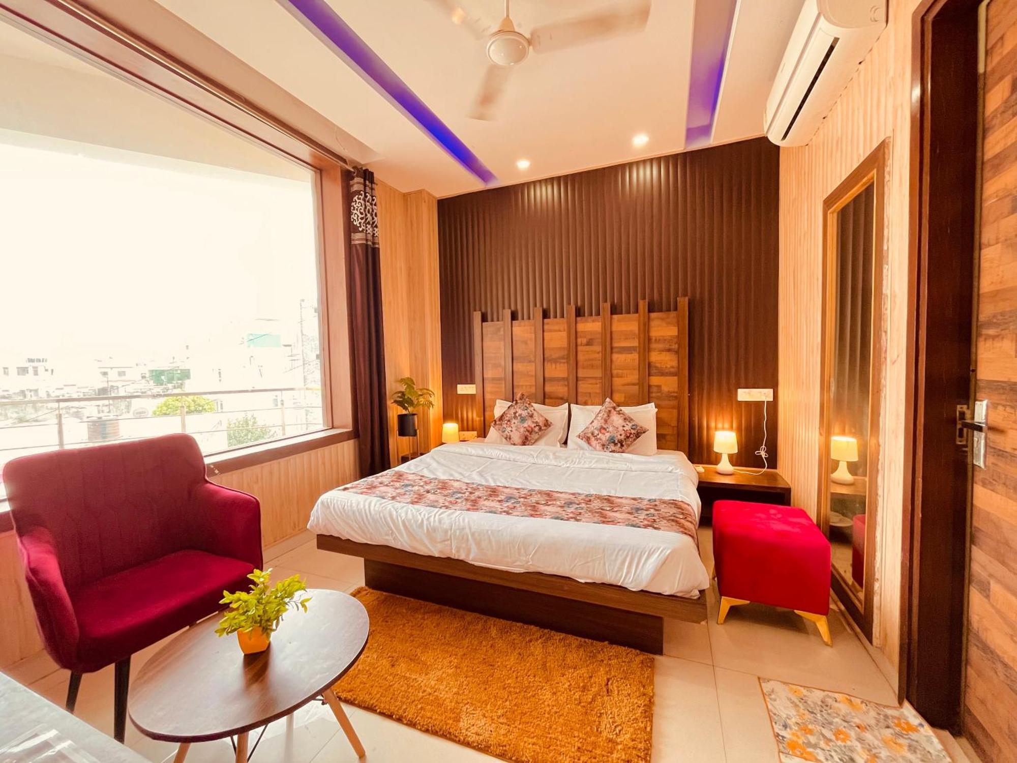 Hotel The Pearl Grand - Top Rated ! Most Awarded ! Parking ! Lift ! Luxury Rooms ! Best Selling Zirakpur Экстерьер фото