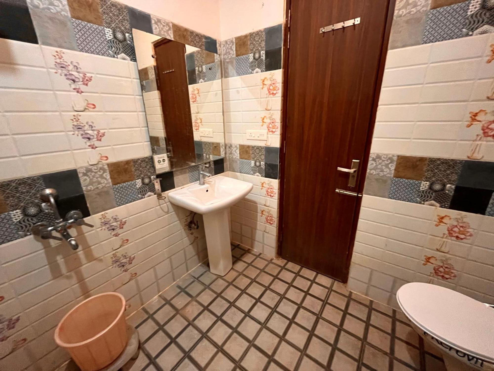 Hotel The Pearl Grand - Top Rated ! Most Awarded ! Parking ! Lift ! Luxury Rooms ! Best Selling Zirakpur Экстерьер фото