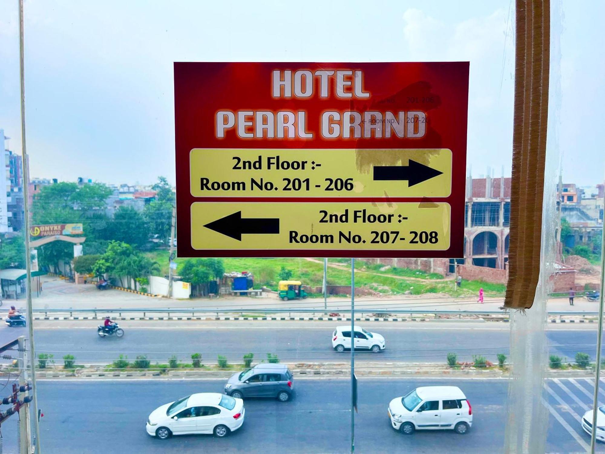 Hotel The Pearl Grand - Top Rated ! Most Awarded ! Parking ! Lift ! Luxury Rooms ! Best Selling Zirakpur Экстерьер фото